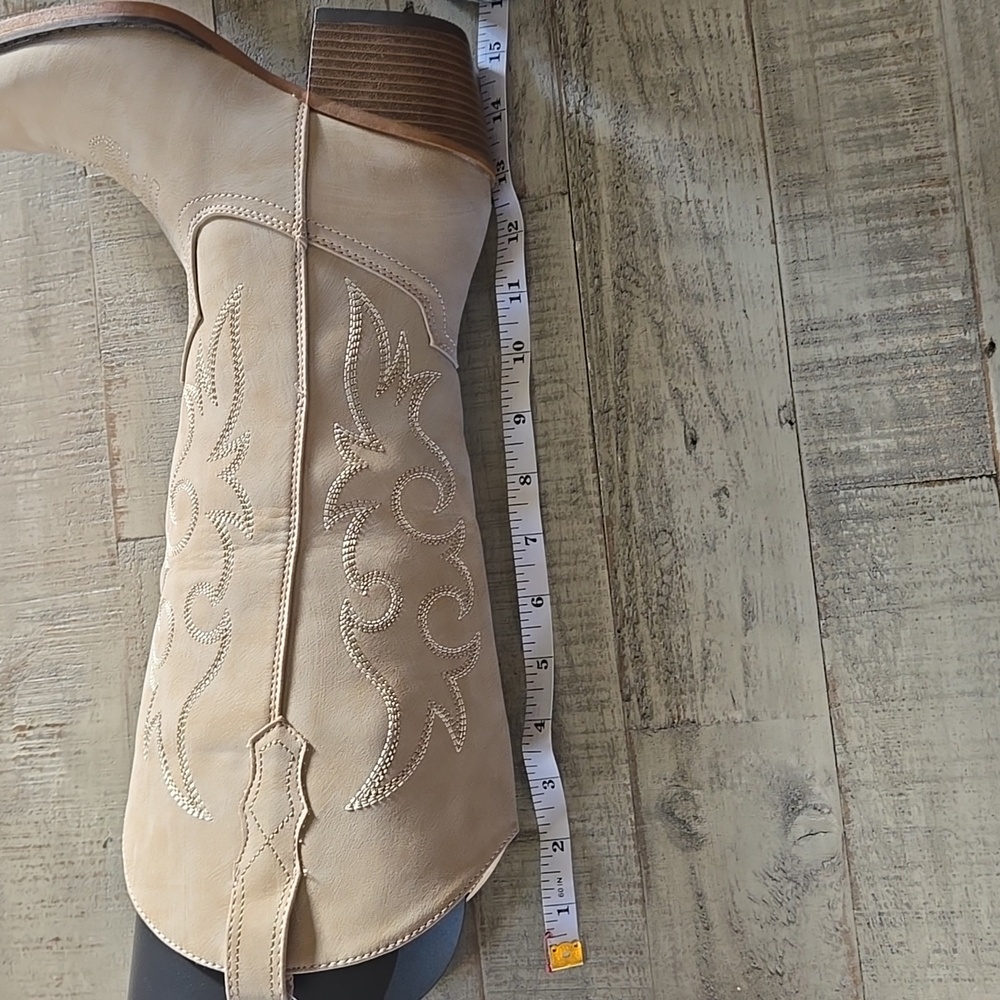 Bone Color Light Cream Colored Western Women's Boots NWT - Picture 14 of 17